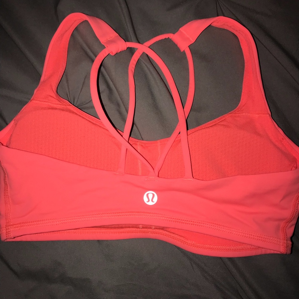 Pink lululemon sports bra